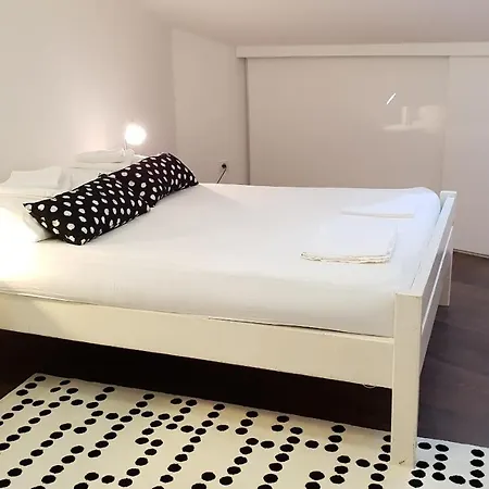 Apartment Paradiso